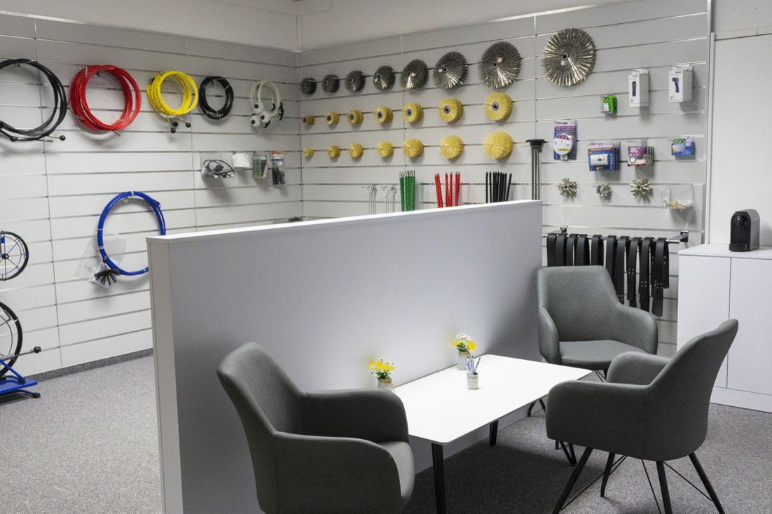 SHOWROOM